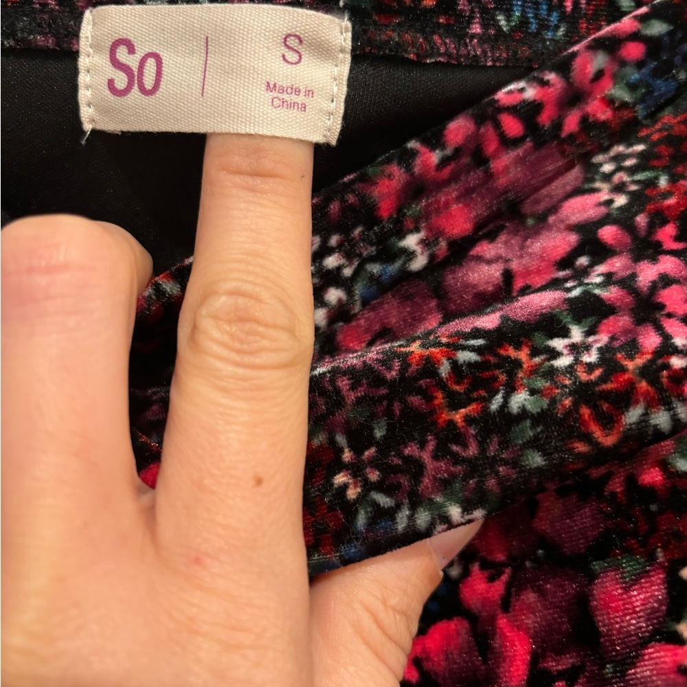 Mixed floral velvet skirt